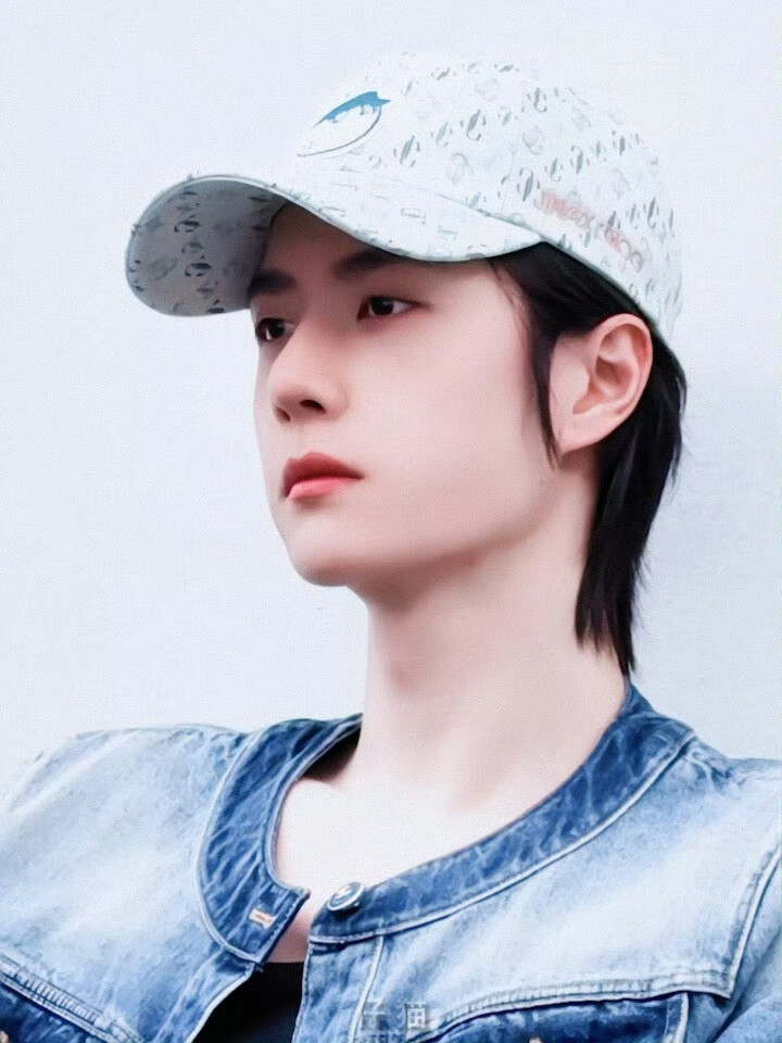 hi~美女一个人吗? (˵¯͒〰¯͒˵)