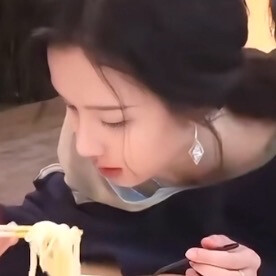 兔兔进食