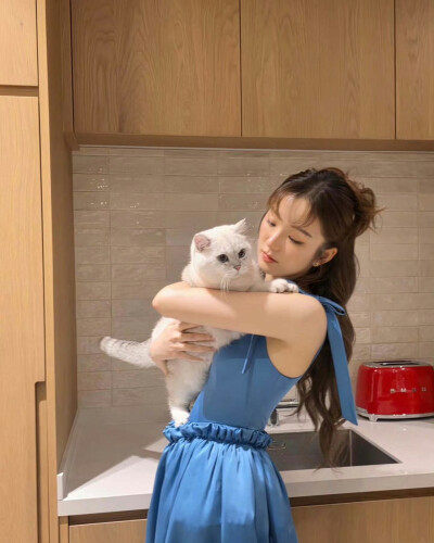 BY爱喝可乐的古娜小姐 泰国 Thanaerng