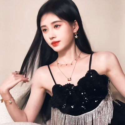 鞠婧祎新图