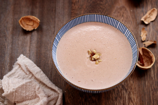 【核桃花生牛奶】