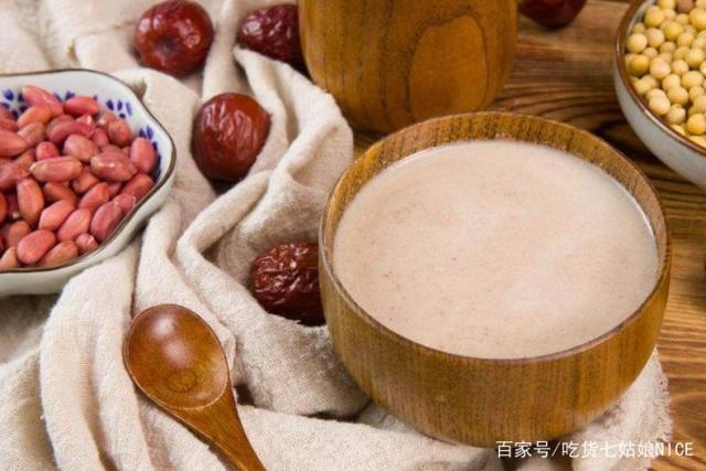 【红枣花生豆浆】