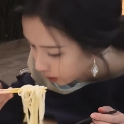 陈都灵