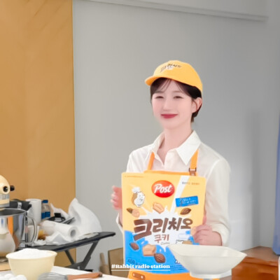 叮咚，你的头像来啦！૮ ˃̵ ֊ ˂̵ ა