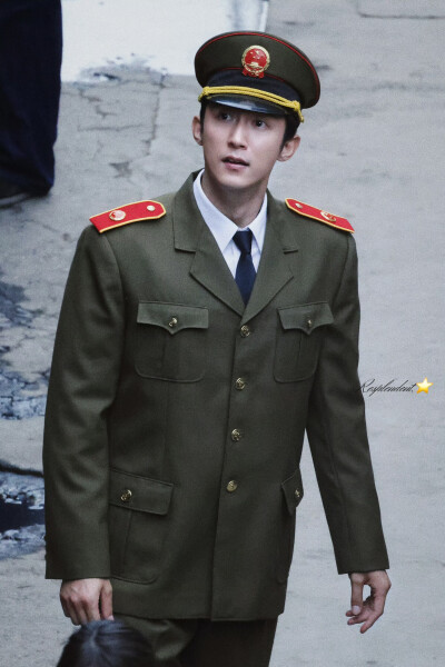 2025 黄景瑜《重器》路透