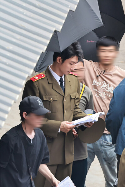 2025 黄景瑜《重器》路透