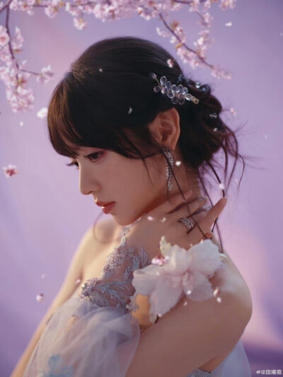 这个紫藤萝公主绝美~