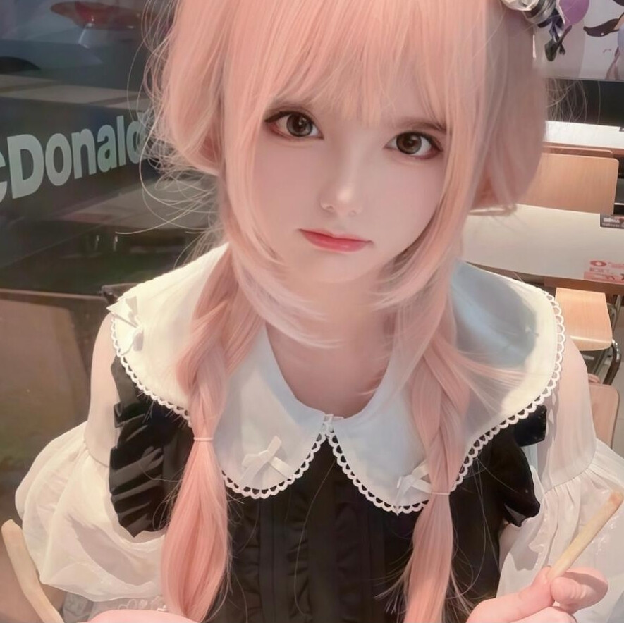有女孩私联吗康柏=柏哟