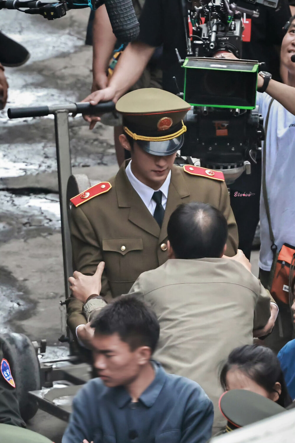 2025 黄景瑜《重器》路透