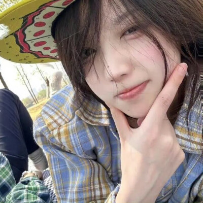 提升好运磁场的女生头像
＃生命力女生头像 ​​​＃Wechat氛围感女头＃夏日头像＃自由感＃自然系＃蝴蝶女孩头像＃艺术感头像＃胶片感头像＃复古＃棕色系