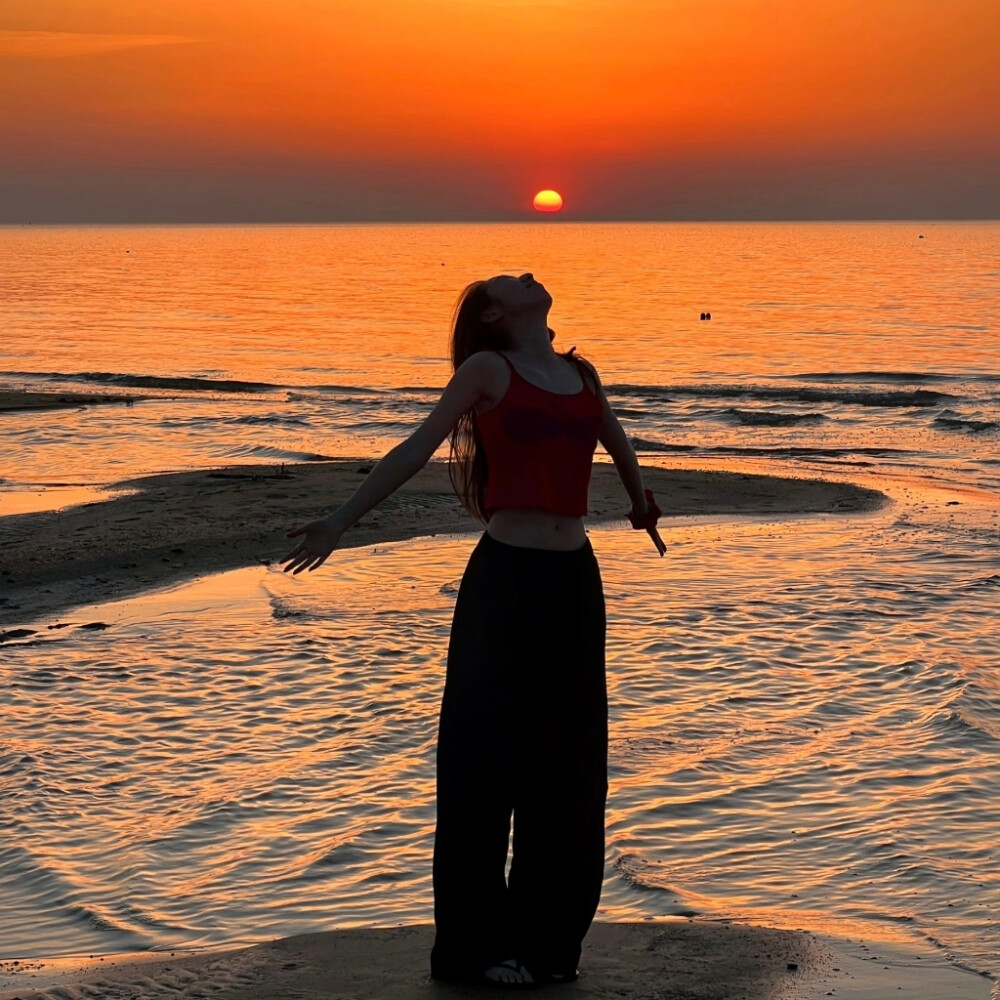 ᵀʰᵃⁿᵏ ʸᵒᵘ ᶠᵒʳ ᶠⁱⁿᵈⁱⁿᵍ ᵐᵉ ⁱⁿ ᵗʰᵉ ᶜᵒʳⁿᵉʳᵒᶠ ᵗʰᵉ ʷᵒʳˡᵈ.
谢谢你 在世界的角落 找到我。
头像背景套图