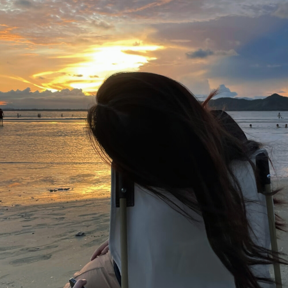 背影女头
