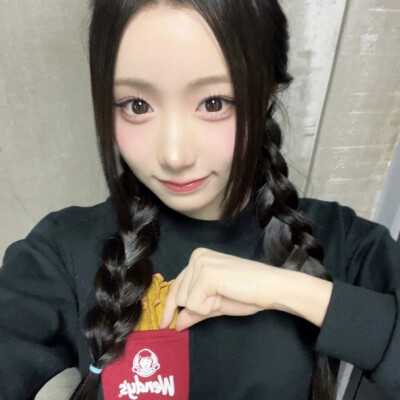 寺田萌衣 ​
