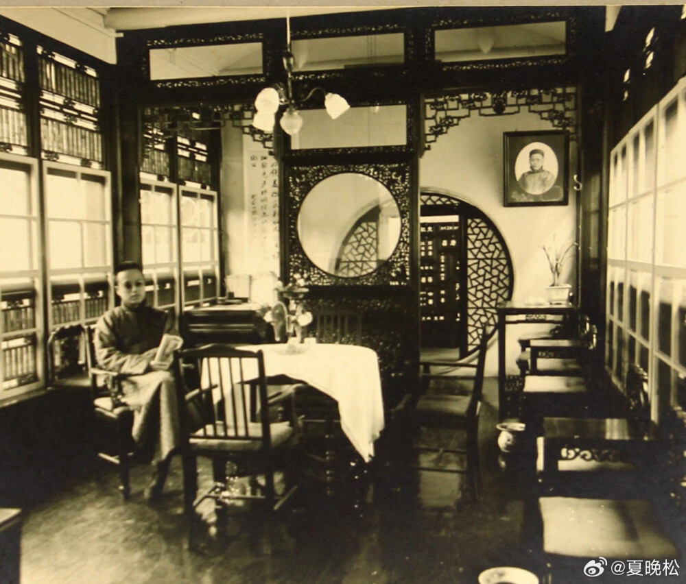 月洞门，冰裂隔扇。