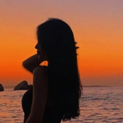 背影女头
