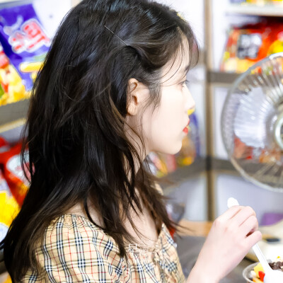 IU