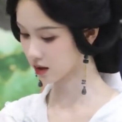 陈都灵