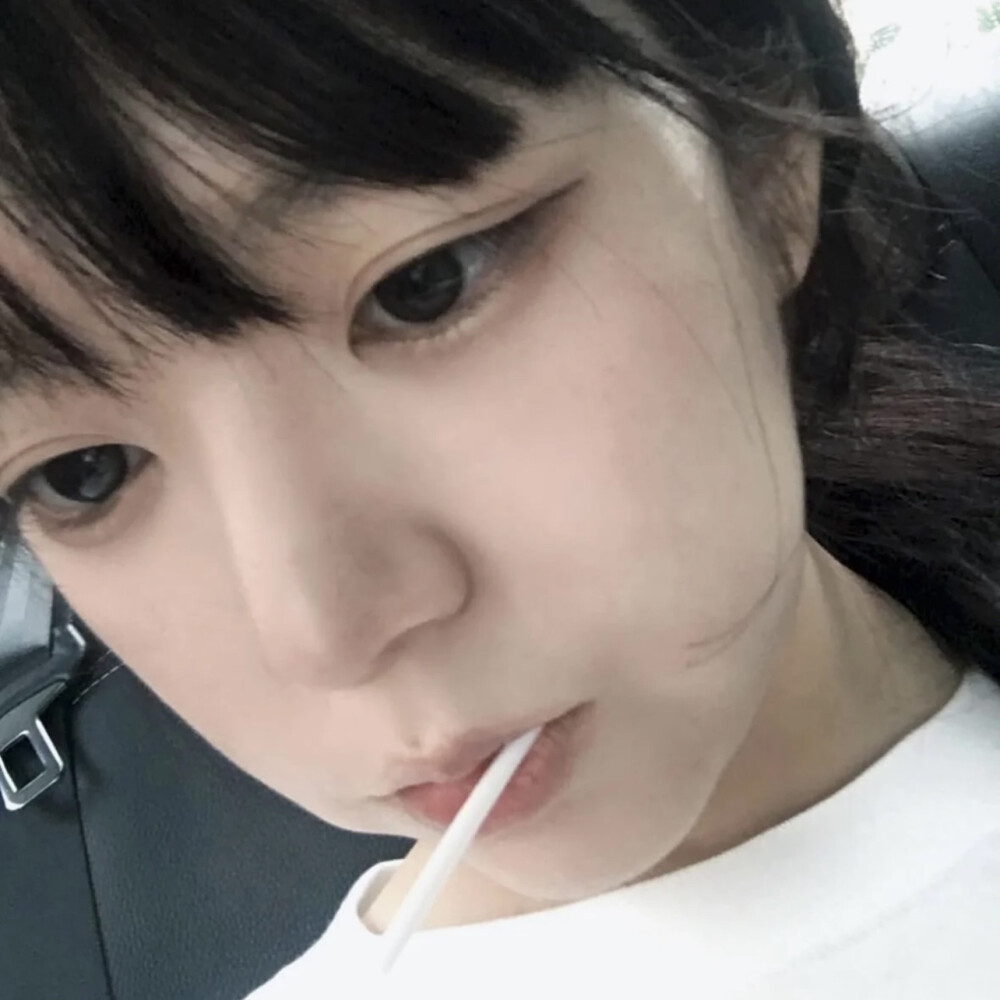 我想要轻轻的亲亲