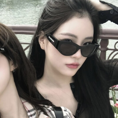 我们俩