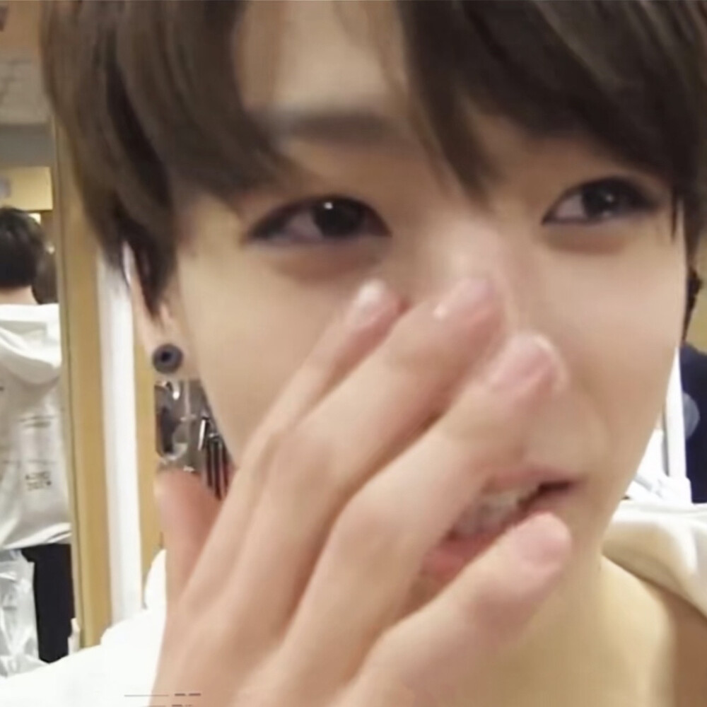 坐下陪你抽两根