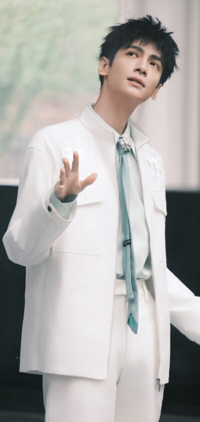 罗云熙
