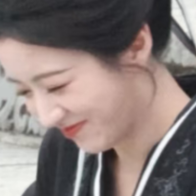 你的眼泪像一颗琥珀