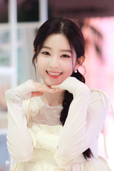 Irene
cr,logo