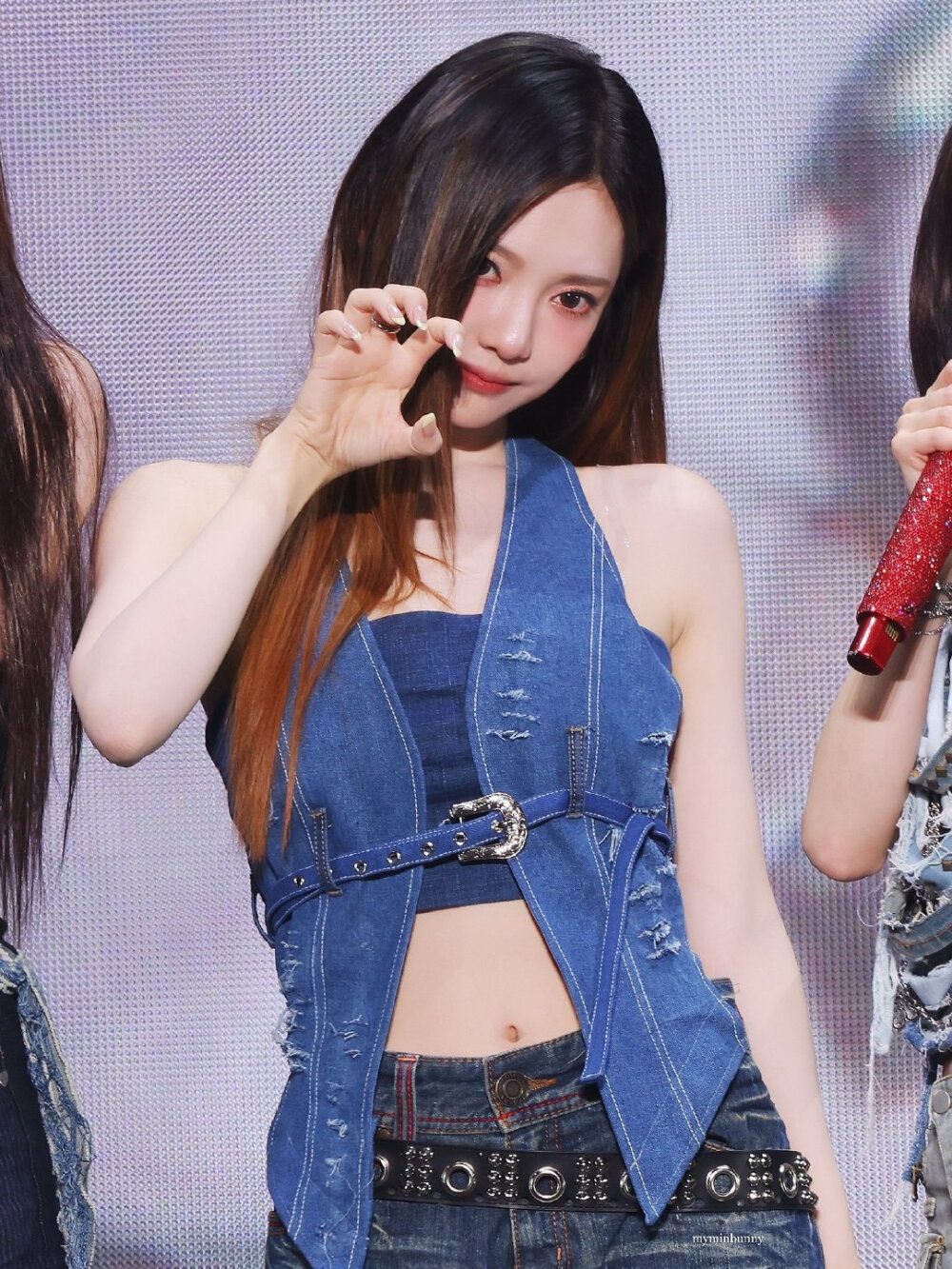 宁艺卓
©️hiroshi787kggs/©️myminbunny