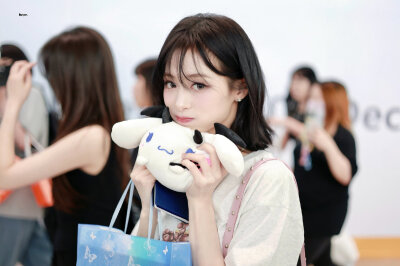 郑雅娴
©️logo