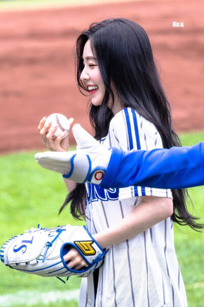 Irene
cr,logo