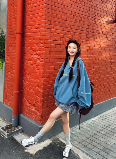 BY爱喝可乐的古娜小姐 中国 章若楠