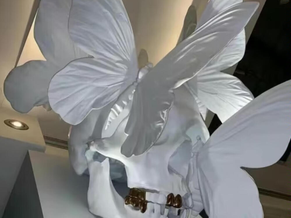 许多年前 你有一双清澈的双眼