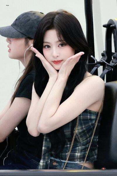 郑雅娴
©️logo