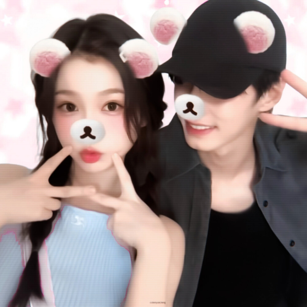 你在左边 我紧靠右˶>ᗜ<˶