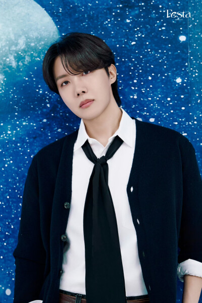 防弹少年团官博更新 【250601 】
HOSEOKJIN Photo (Concept Switch ver.) #2025BTSFESTA
#BTS12thAnniversary
#郑号锡