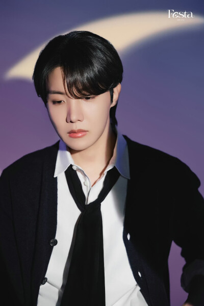 防弹少年团官博更新 【250601 】
HOSEOKJIN Photo (Concept Switch ver.) #2025BTSFESTA
#BTS12thAnniversary
#郑号锡