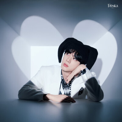 防弹少年团官博更新 【250601 】
HOSEOKJIN Photo (Concept Switch ver.) #2025BTSFESTA
#BTS12thAnniversary
#金硕珍