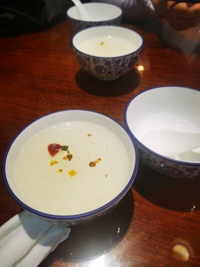 养生园食府真的好好吃
酸菜浆水洋芋糊糊yyds