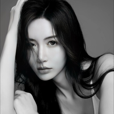 黑白女