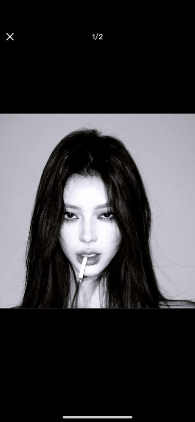 黑白女