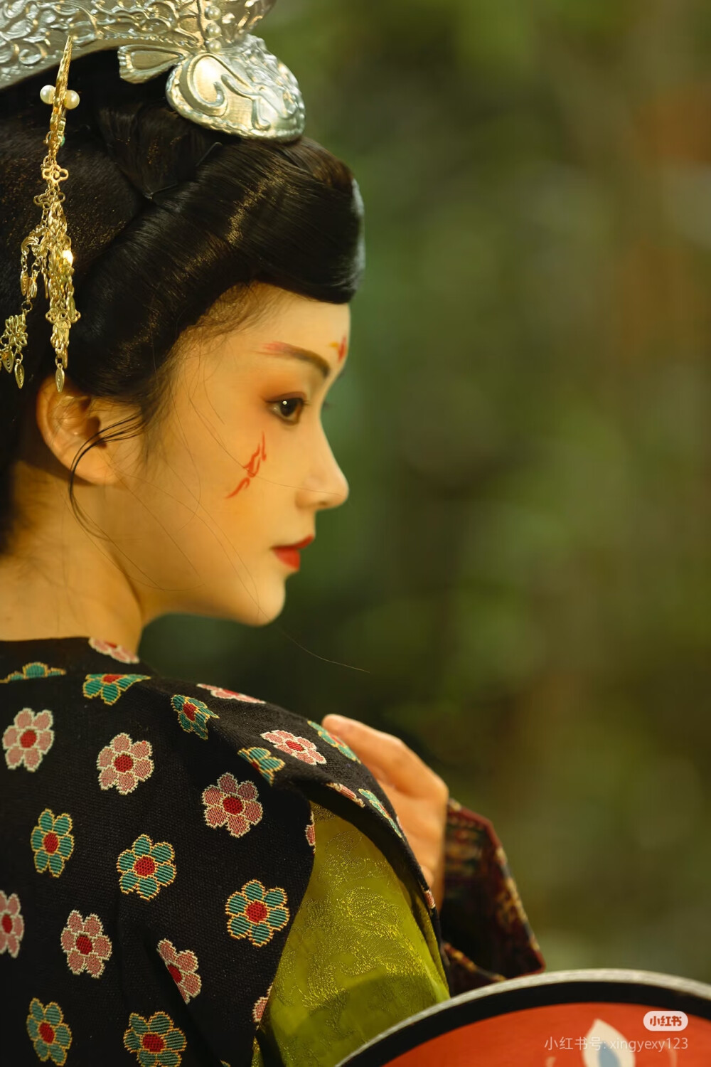 汉服，图源水印