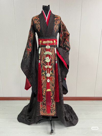 折腰服装