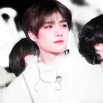  崔杋圭BEOMGYU* ⊹  ˖ ⌗低飽和美学✩˙₊