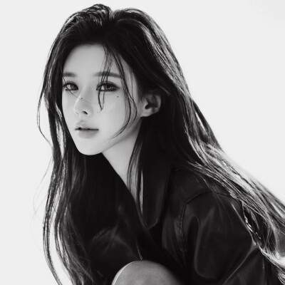 黑白女