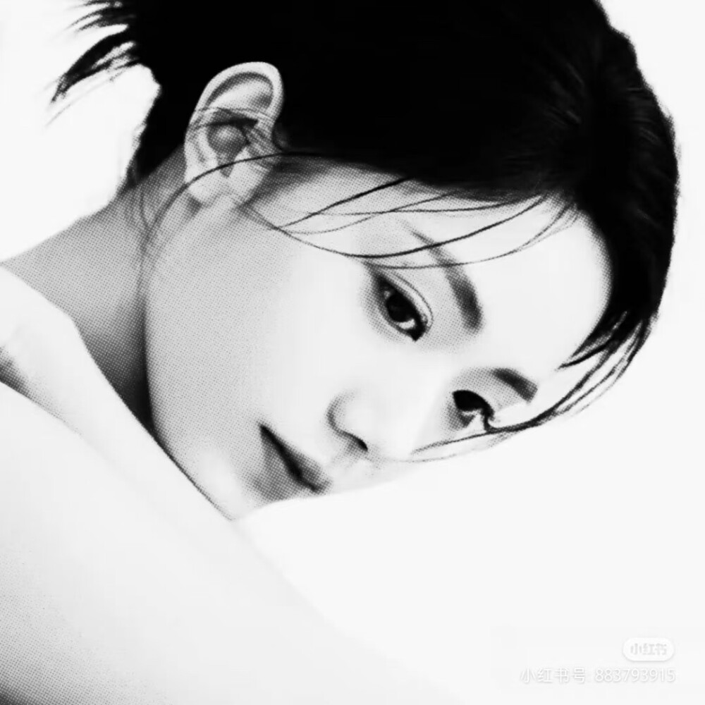 黑白女