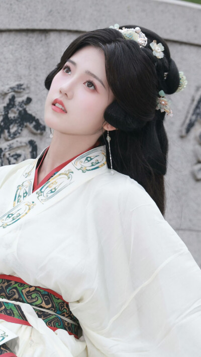 宥拉