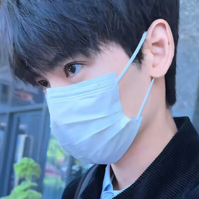 黄俊捷