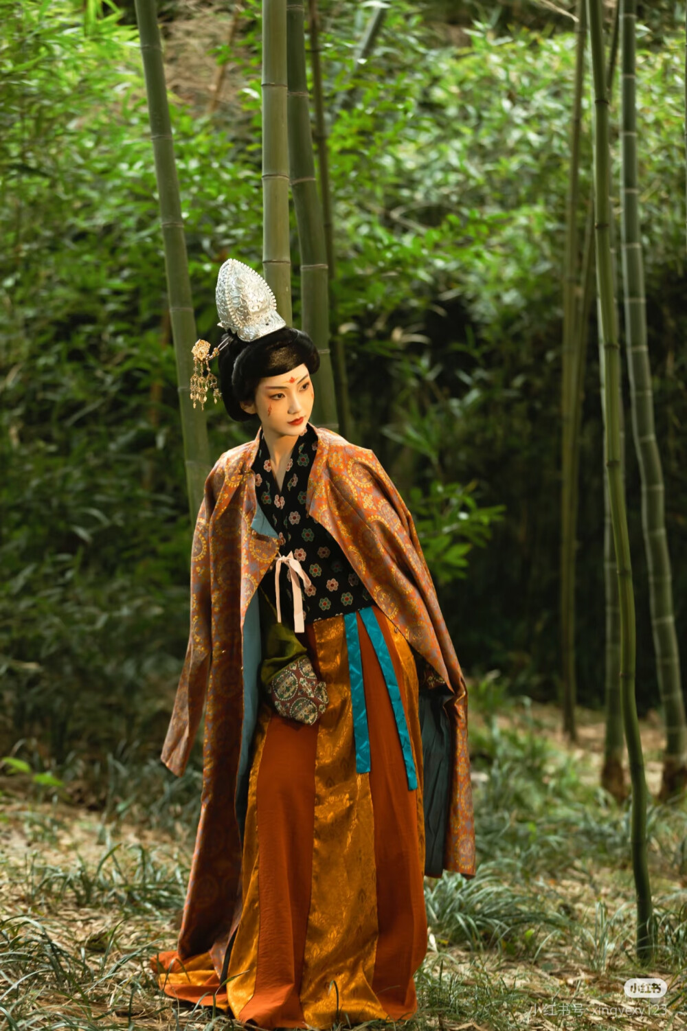 汉服，图源水印