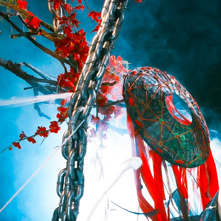 泪痣是爱的回形针.