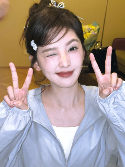 章若楠周洁琼周也刘浩存头像
